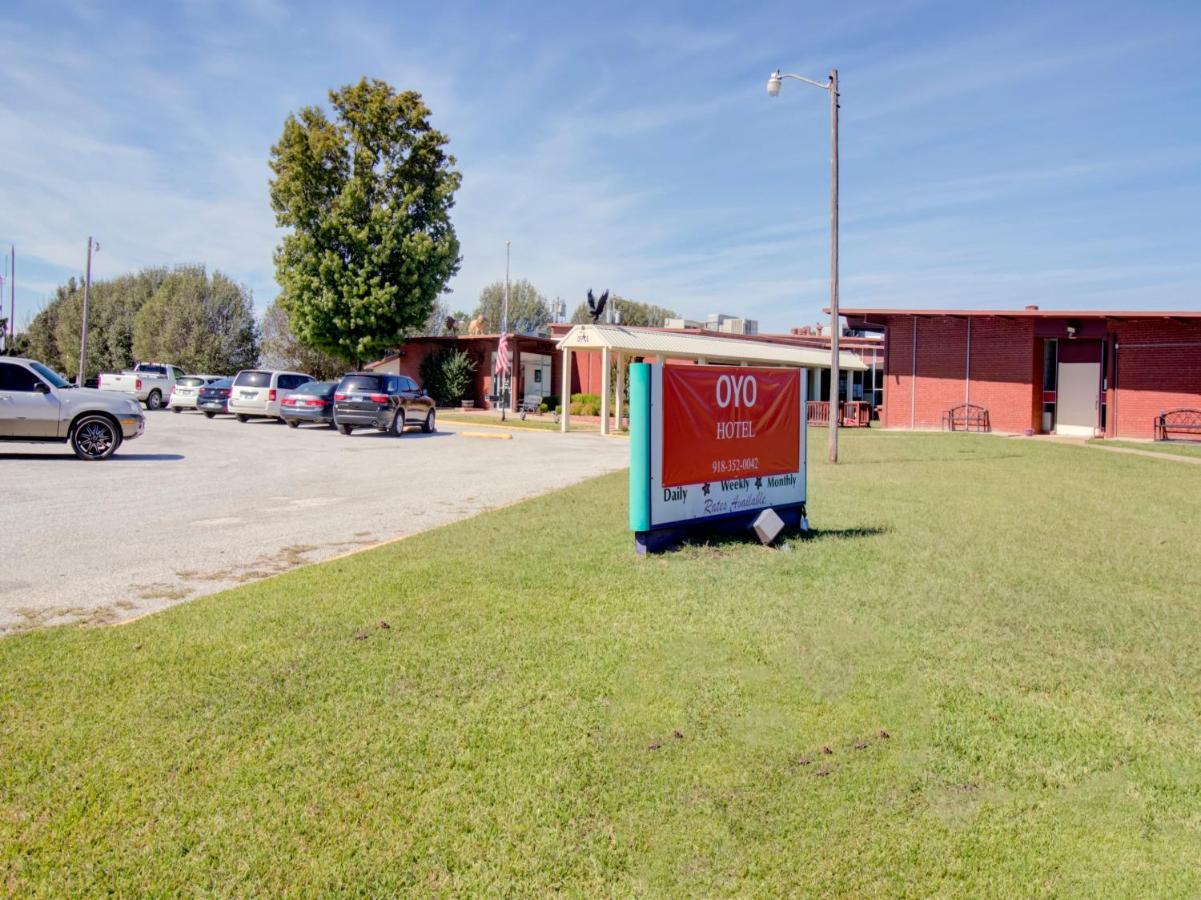 Oyo Hotel Drumright I-44 Ok Bagian luar foto