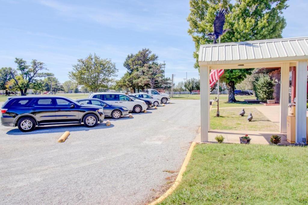 Oyo Hotel Drumright I-44 Ok Bagian luar foto